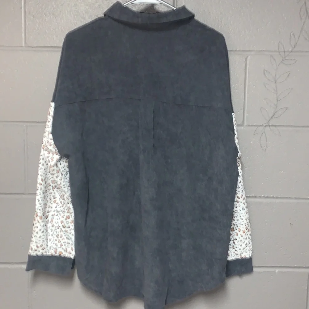Button up - Picture 2 of 3
